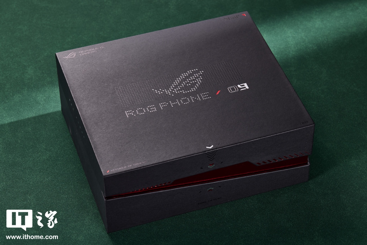 【IT之家开箱】ROG 游戏手机 9 Pro 图赏：全新光显矩阵屏加持，好看还好玩